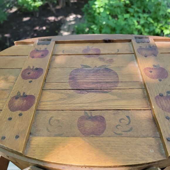 Basketville Vermont Picnic Basket Sturdy Vertical Slates Handles Apple Design - Picture 5 of 12